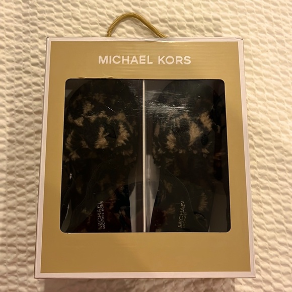 NWT Michael Kors JuniperSlipper Slide size 7 - Picture 4 of 6